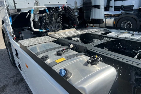 Mercedes-Benz Actros 1851 LS