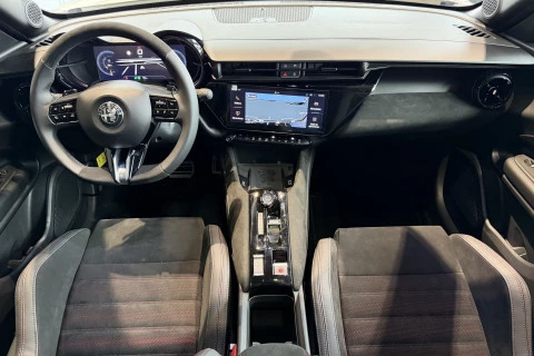 Alfa Romeo Junior Ibrida Speciale 107kW (145CV)