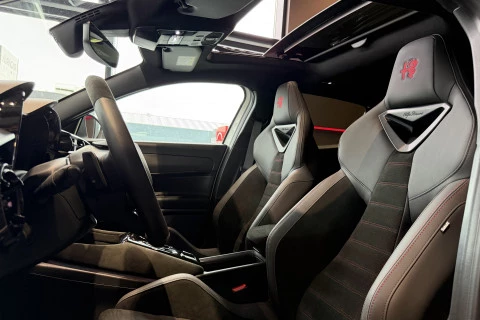 Alfa Romeo Junior Ibrida Speciale 107kW (145CV)