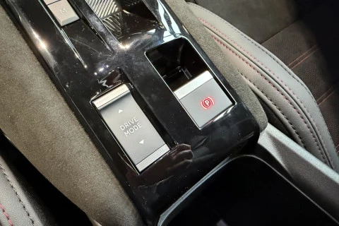 Alfa Romeo Junior Ibrida Speciale 107kW (145CV)