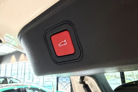 Alfa Romeo Junior Ibrida Speciale 107kW (145CV)