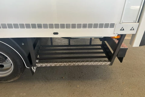 Fuso FA Canter 9C18 Botellero