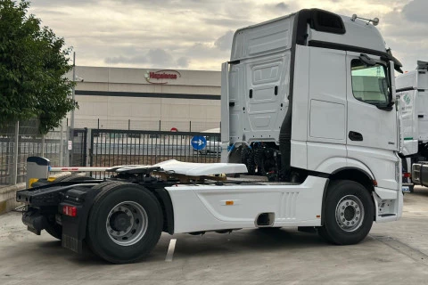 Mercedes-Benz Actros 1851 LS