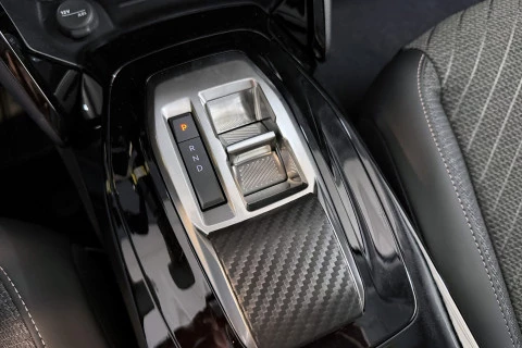 Peugeot 208 Allure HYBRID 110 eDCS6
