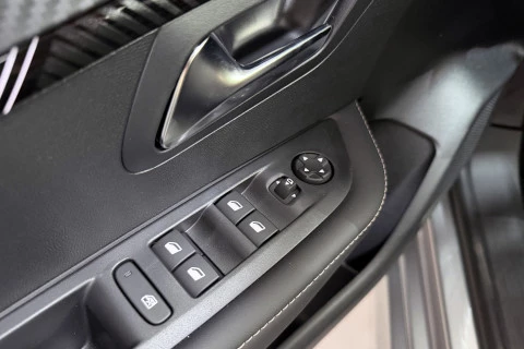 Peugeot 208 Allure HYBRID 110 eDCS6