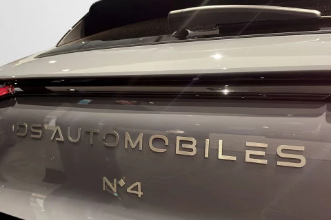 DS Nº4 Hybrid 145 Étoile Alcantara@