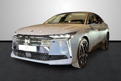 DS Nº4 Hybrid 145 Étoile Alcantara@