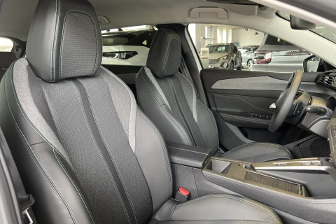 Peugeot 308 5P Allure Hybrid MHEV 145 e-DCS6