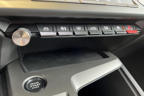 Peugeot 308 5P Allure Hybrid MHEV 145 e-DCS6