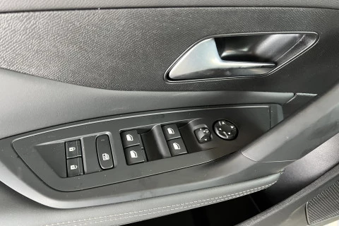 Peugeot 308 5P Allure Hybrid MHEV 145 e-DCS6