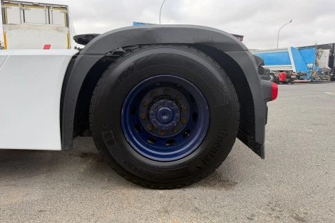 Mercedes-Benz Actros 1863 GIGA SPACE 