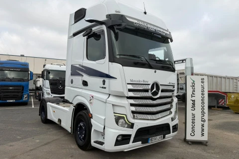 Mercedes-Benz Actros 1863 GIGA SPACE 