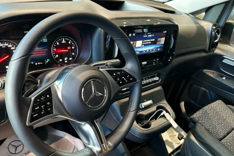 Mercedes-Benz Vito 116CDI AT 120kW Tourer Pro Larga