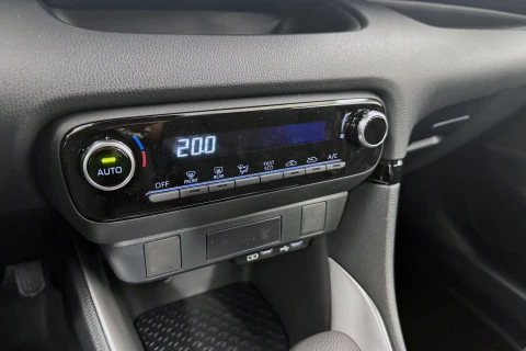 Mazda2 1.5 85 kW (116 CV) CVT Centre-line