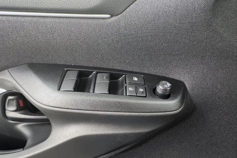 Mazda2 1.5 85 kW (116 CV) CVT Centre-line