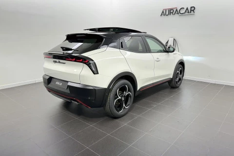 Alfa Romeo Junior Ibrida Speciale 108kW (145CV) Alfa Romeo Junior Ibrida Speciale 108kW (145CV)