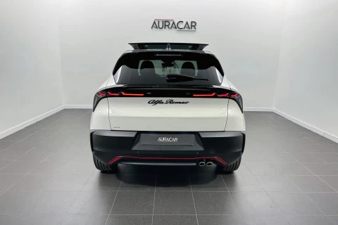 Alfa Romeo Junior Ibrida Speciale 108kW (145CV) Alfa Romeo Junior Ibrida Speciale 108kW (145CV)