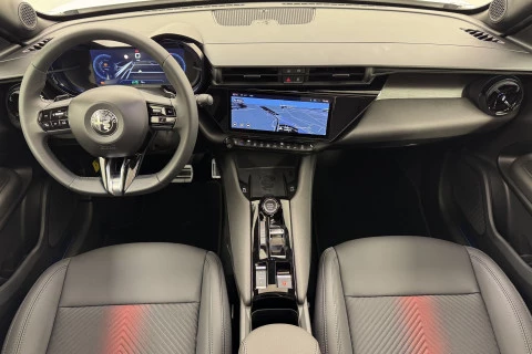 Alfa Romeo Junior Ibrida Speciale 108kW (145CV) Alfa Romeo Junior Ibrida Speciale 108kW (145CV)