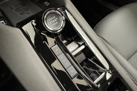 Alfa Romeo Junior Ibrida Speciale 108kW (145CV) Alfa Romeo Junior Ibrida Speciale 108kW (145CV)