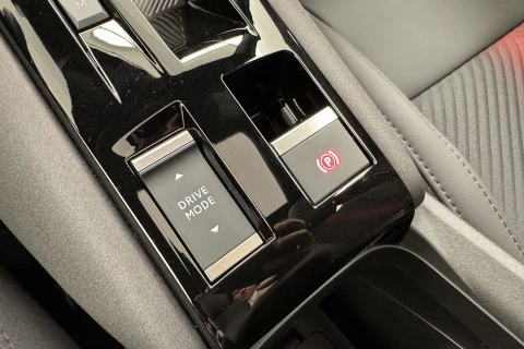 Alfa Romeo Junior Ibrida Speciale 108kW (145CV) Alfa Romeo Junior Ibrida Speciale 108kW (145CV)