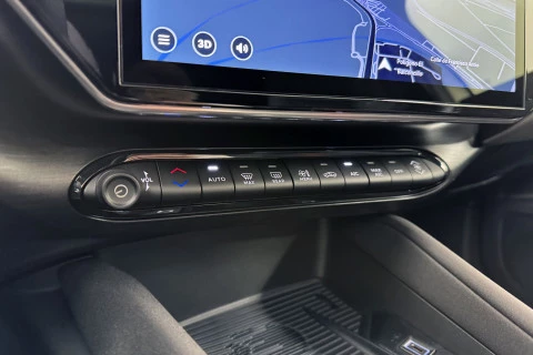 Alfa Romeo Junior Ibrida Speciale 108kW (145CV) Alfa Romeo Junior Ibrida Speciale 108kW (145CV)