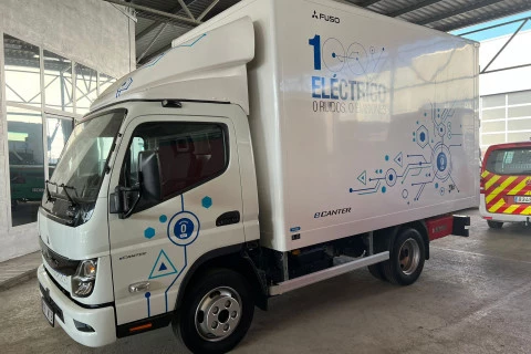 Fuso Canter 4 Ton 4C15e