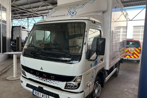 Fuso Canter 4 Ton 4C15e