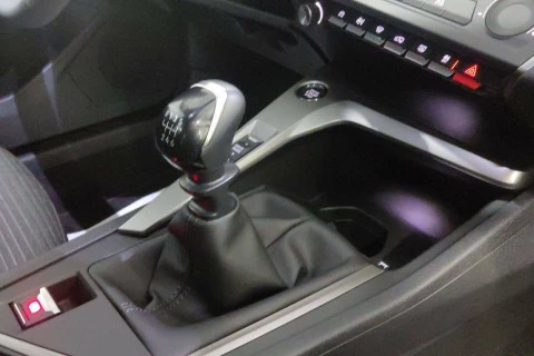 Peugeot 308 5P Active Pack PureTech 130 S&S MAN