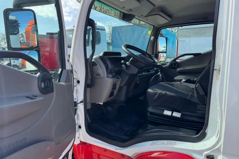 Nissan NT 500 PORTA VEHÍCULOS