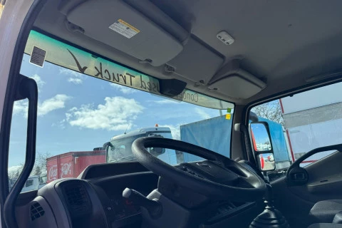 Nissan NT 500 PORTA VEHÍCULOS