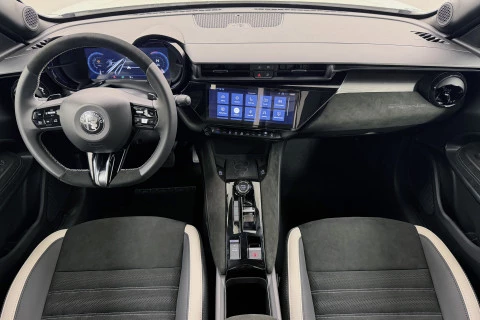 Alfa Romeo Junior Ibrida Sport Speciale 108kW (145CV)