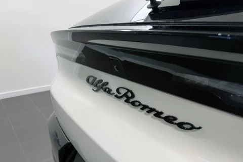 Alfa Romeo Junior Ibrida Sport Speciale 108kW (145CV)