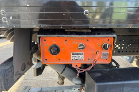 Mercedes-Benz Antos 1824 L