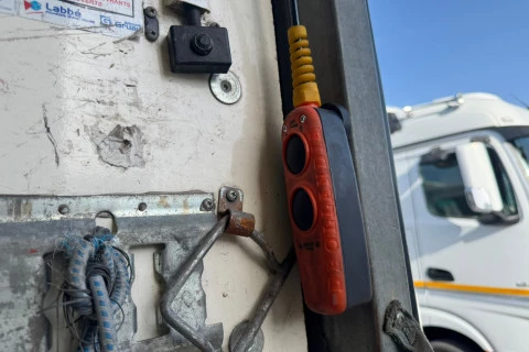 Mercedes-Benz Antos 1824 L