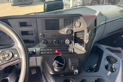 Mercedes-Benz Antos 1824 L