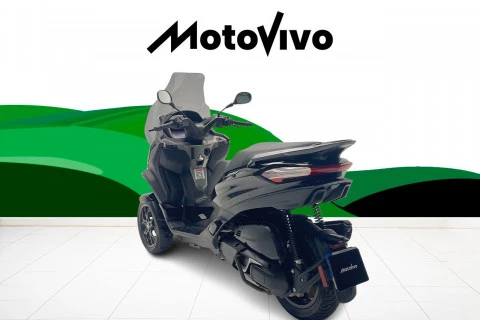 Piaggio Beverly 400 HPE .