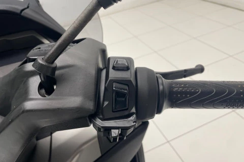 Piaggio Beverly 400 HPE .