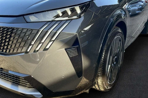 Peugeot e-5008 GT Eléctrico 157kW