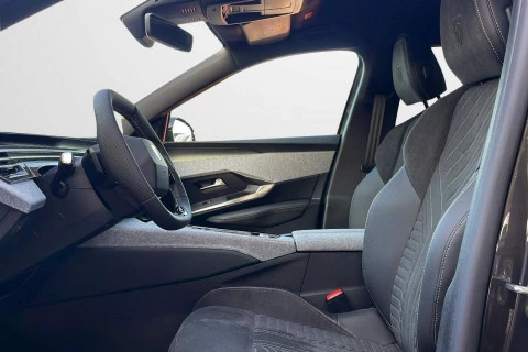 Peugeot e-5008 GT Eléctrico 157kW