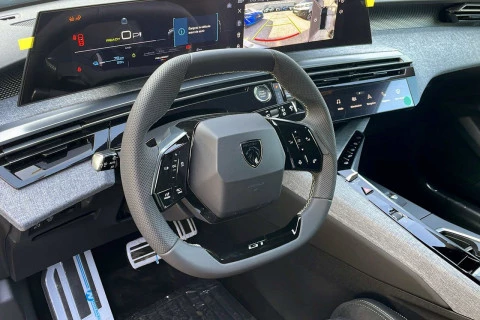 Peugeot e-5008 GT Eléctrico 157kW