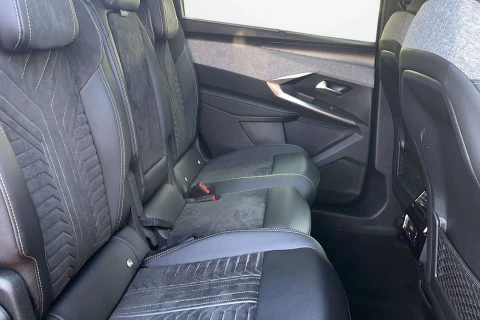 Peugeot e-5008 GT Eléctrico 157kW