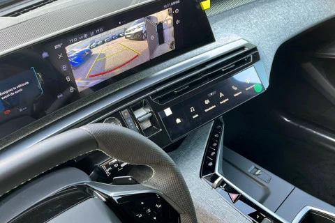 Peugeot e-5008 GT Eléctrico 157kW