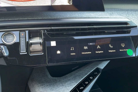 Peugeot e-5008 GT Eléctrico 157kW