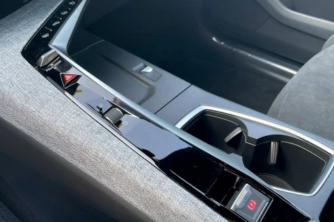 Peugeot e-5008 GT Eléctrico 157kW