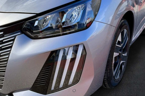 Peugeot 208 Allure HYBRID 145 eDCS6