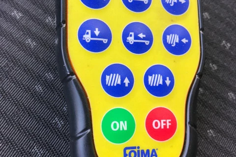 Mitsubishi Fuso Canter 7c18 7C18 + GRUA PORTACOCHES FOIMA