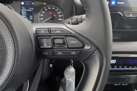 Mazda2 1.5 85 kW (116 CV) CVT Centre-line