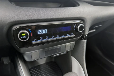 Mazda2 1.5 85 kW (116 CV) CVT Centre-line