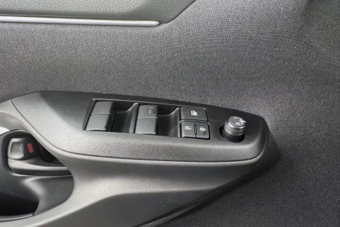 Mazda2 1.5 85 kW (116 CV) CVT Centre-line