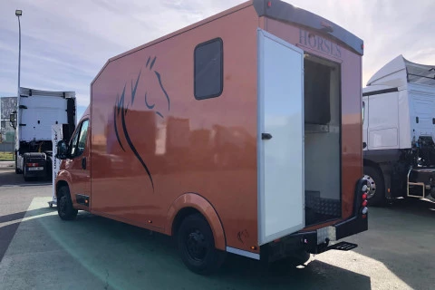 Peugeot Boxer 2.2 - 140 C.V. / FURGON TRANSPORTE DE CABALLOS